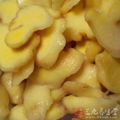 姜切末，將其它A料依次入碗中調成汁