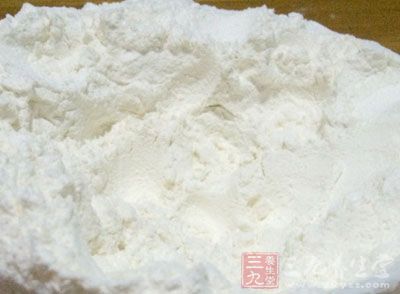高筋面粉1000克，鹽18克，油脂50克