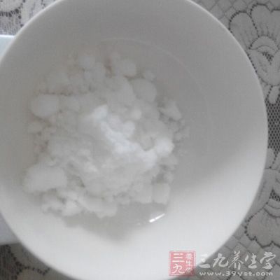 淡奶油200克，白糖80克，麥芽糖35克