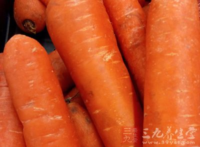 土豆，青椒，胡蘿卜，粉條，五花肉
