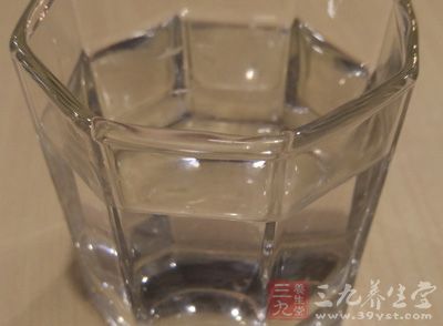 面粉150克,沸開水180克,紅糖,白糖,油面粉少許 面粉150克,沸開水180克,紅糖,白糖,油面粉少許