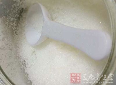 黃酒10克，姜汁3克，白砂糖3克
