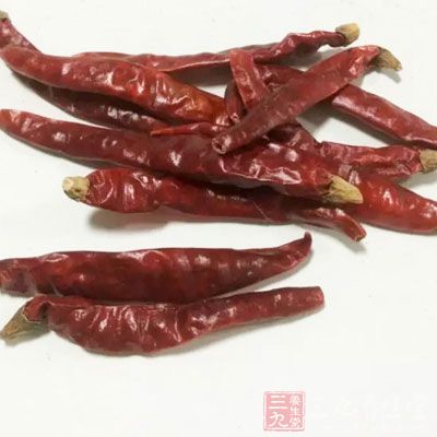 芥菜(1公斤)，辣椒干(適量/視個人而定)