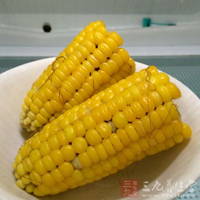 湛江雞半只，甜玉米1根，白蘿卜1/2個，粉絲1扎