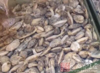 花甲，生辣椒(多)，蔥花，姜，蒜子，白酒，料酒，白糖，鹽
