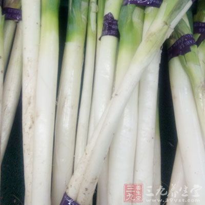 花甲1斤，料酒，姜絲，蔥段，花椒，老抽