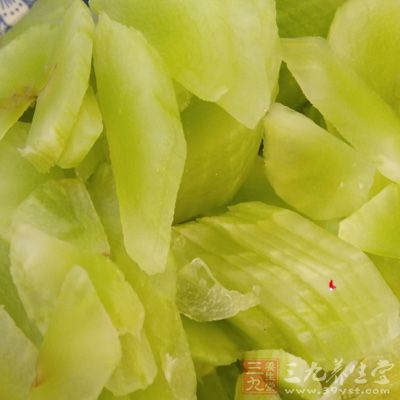 豆腐腦500克，紅菇10克，莴筍10克