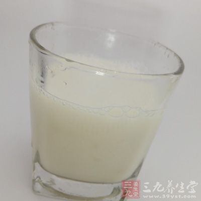 黃油170克，糖粉65克，牛奶55克，低筋面粉240克