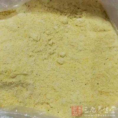 花生碎100克，糖粉60克，玉米澱粉30克