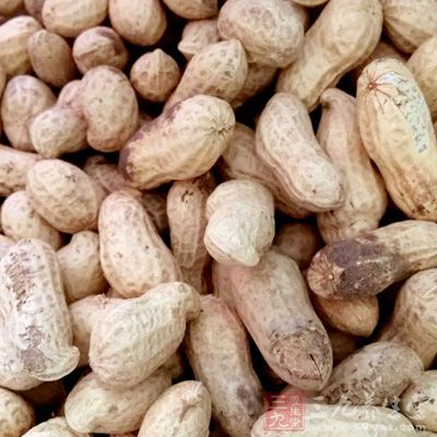 花生50克，低粉200克，白糖100克，雞蛋1只