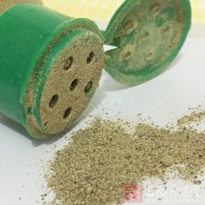 鹽5克，雞精3克，糖1克，胡椒粉1克