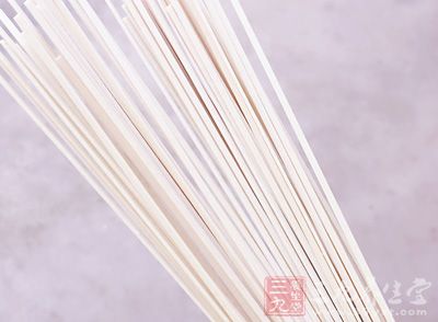 面條250g,鮮蝦50g,魚豆腐20g,墨魚丸20g,蝦餃20g,咖喱25g 面條250g,鮮蝦50g,魚豆腐20g,墨魚丸20g,蝦餃20g,咖喱25g