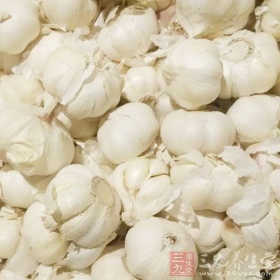 蒜片200克，味精100克，干辣椒250克