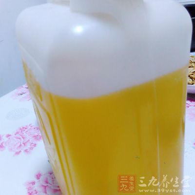 低精面粉200g,花生醬100g,油100g 低精面粉200g,花生醬100g,油100g