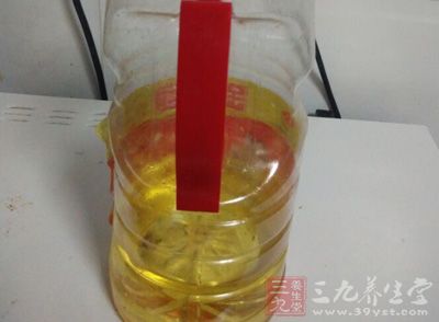 粉腸250克,米半碗,油,鹽,料酒1湯匙 粉腸250克,米半碗,油,鹽,料酒1湯匙