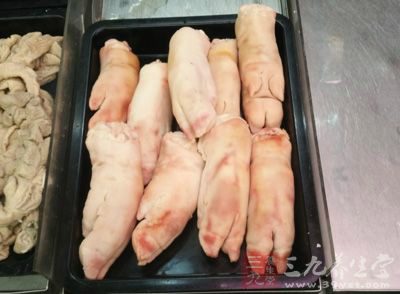 黃豆，豬腳，蔥姜，八角