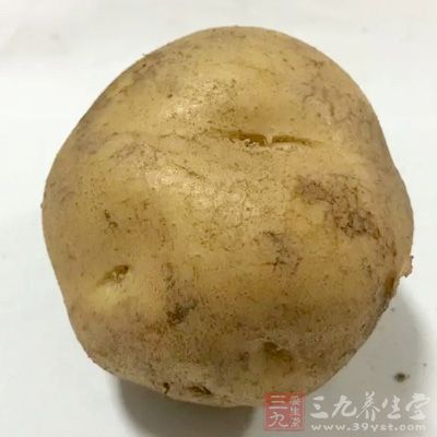 小土豆100克,火腿100克,五花肉片50克 小土豆100克,火腿100克,五花肉片50克