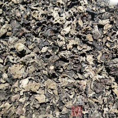豬裡脊肉適量,黑木耳適量,雞蛋1個,澱粉適量, 豬裡脊肉適量,黑木耳適量,雞蛋1個,澱粉適量,