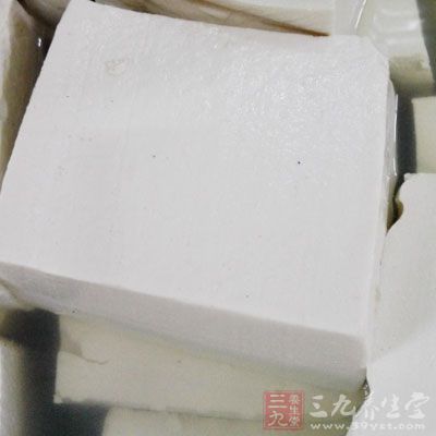 菠菜 (適量)，豆腐 (適量)