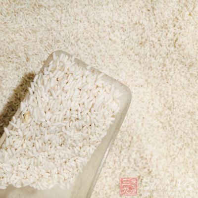 糯米洗淨入鍋煮熟