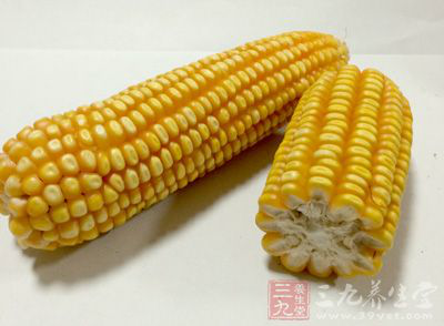 玉米1/2根，洋蔥1/4個