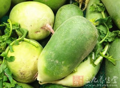 青蘿卜500克，梨650克