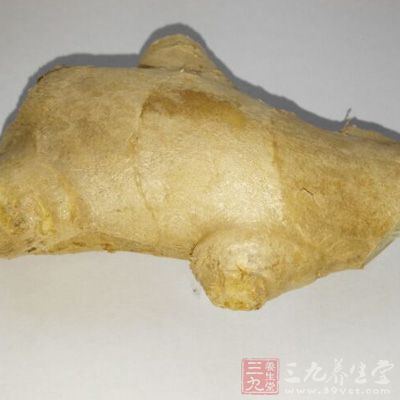 魔芋豆腐400克、雞1只、姜1塊