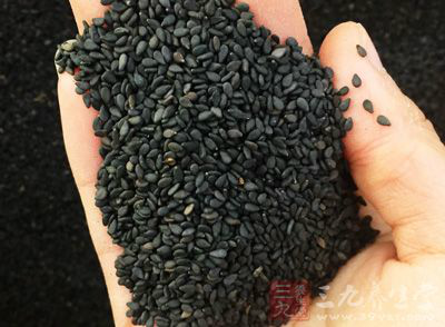 黑芝麻270克，麥芽糖80克，白糖40克，水20克
