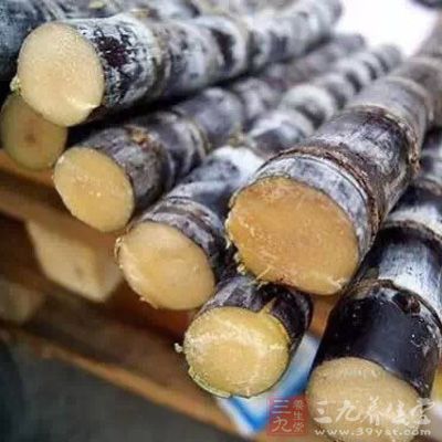 干米粉100克、甘蔗1段、烏雞半只 干米粉100克、甘蔗1段、烏雞半只