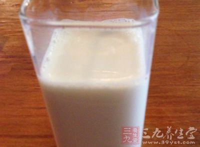 咖啡粉1袋，牛奶，可可粉，小瓶子