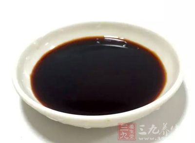 香蔥末一湯匙，西紅柿丁一湯匙，米醋，生抽，胡椒粉，砂姜粉少許