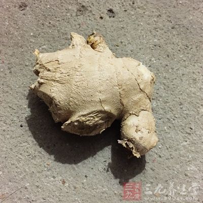 聖子螺一斤，老友醬三勺，酸筍，姜，蒜