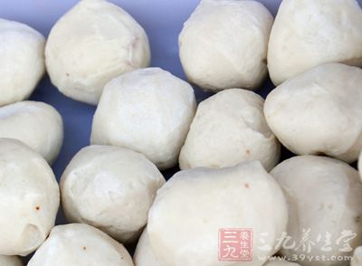意面、活蝦、鮮鱿魚夷貝、海鮮魚骨湯 意面、活蝦、鮮鱿魚夷貝、海鮮魚骨湯