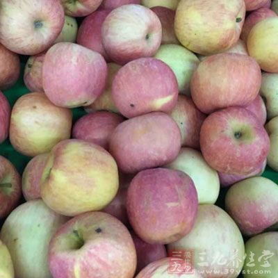 蘋果1個，甜梨1個
