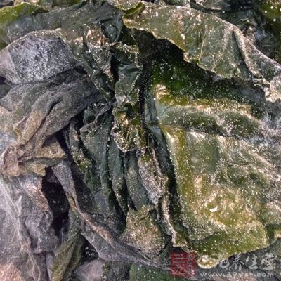 白菜3千克、食鹽150克、海帶100克、辣椒500克