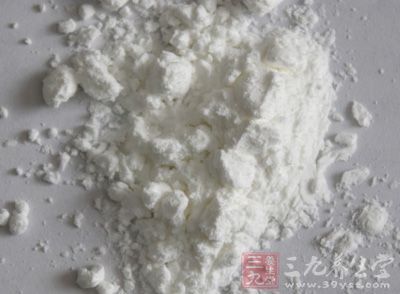 面粉500克,紅辣椒油100克,芝麻醬75克 面粉500克,紅辣椒油100克,芝麻醬75克