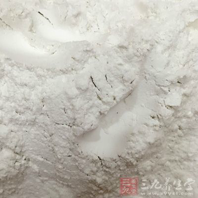 面粉300克，酵母3克，泡打粉1小匙