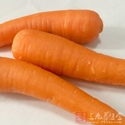 胡蘿卜1個、豬肉半斤、豆腐1塊、土豆1個 胡蘿卜1個、豬肉半斤、豆腐1塊、土豆1個