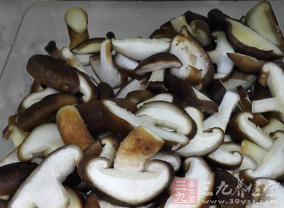 筍絲1大匙,瘦肉1大匙,香菇1/2大匙,白米醬1杯 筍絲1大匙,瘦肉1大匙,香菇1/2大匙,白米醬1杯