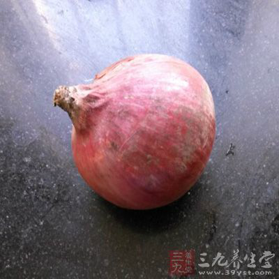 洋蔥適量、醬油適量、雞精適量