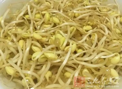面粉250克、豆芽80克、海帶絲75克 面粉250克、豆芽80克、海帶絲75克