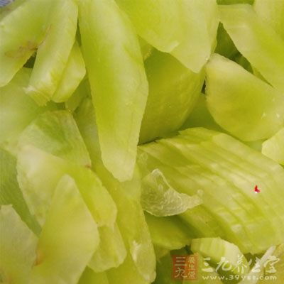 莴筍去皮切成片