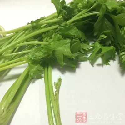 黃牛肉、芹菜、青紅、尖椒、蒜 黃牛肉、芹菜、青紅、尖椒、蒜
