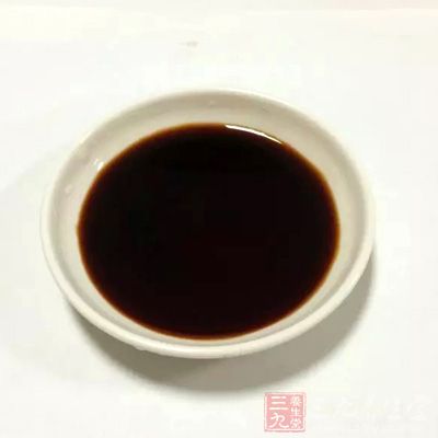 面條、醬油、醋、味精、油辣子