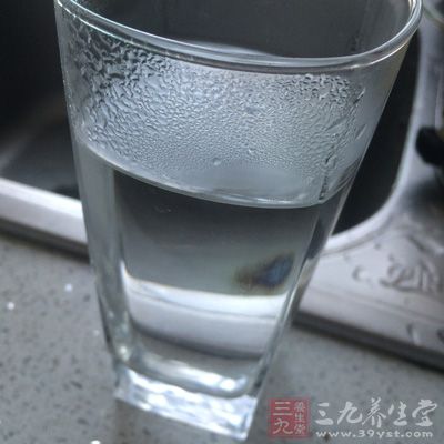 鹽適量，水，澱粉適量，糖適量