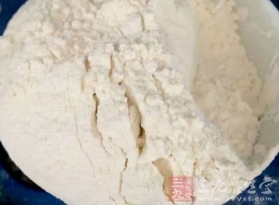 面粉、水各適量、鹼面少許、植物油少許 面粉、水各適量、鹼面少許、植物油少許