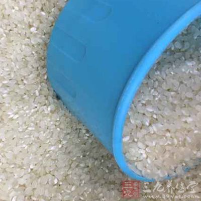 馓子、大米一小碗、鹽、味精 馓子、大米一小碗、鹽、味精