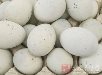 禽蛋10千克，水10千克，燒鹼500-600克