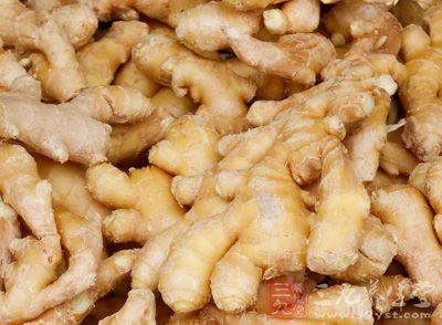 生姜適量，熱水適量
