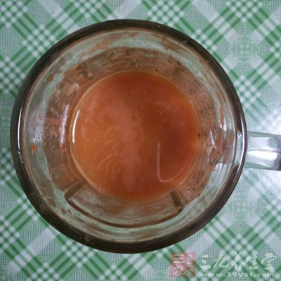 胡蘿卜汁含有是很高的β-胡蘿卜素，它是一種抗癌劑